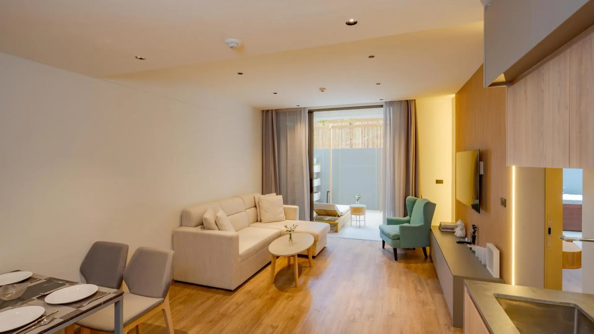 La Green Hotel And Residence Bang Tao Beach